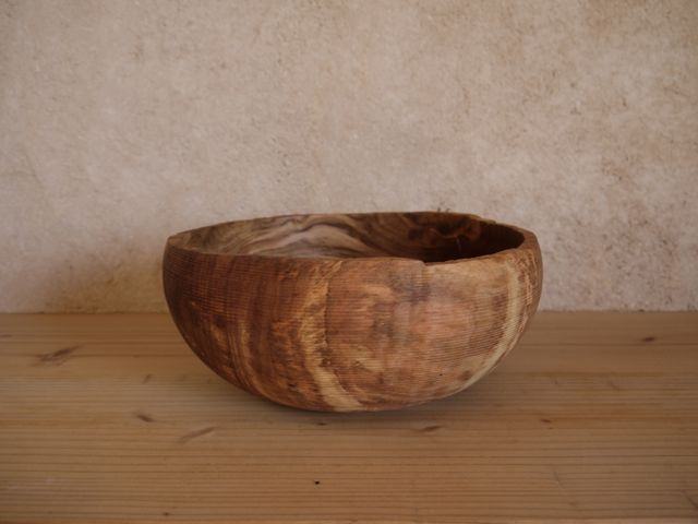 沖縄の木から生まれた 藤本健さんの木の器。 ありのままの、威風堂々と