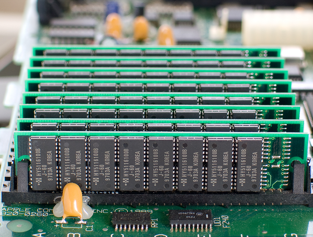 16MB RAM SIMMs in a Macintosh SE/30 | All banks are filled w… | Flickr