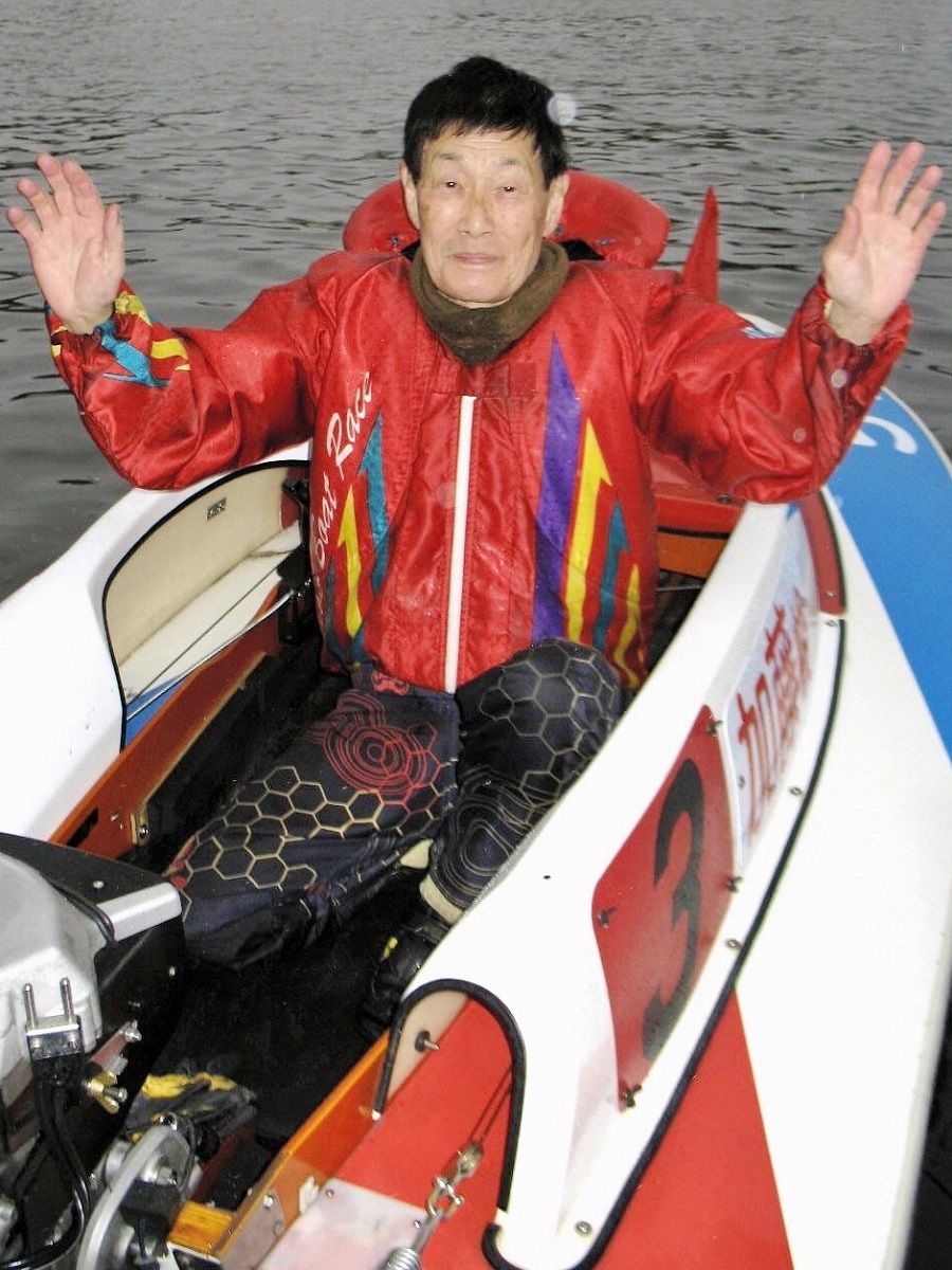 ボート】73歳の大レジェンド加藤峻二が引退！ : 「新吾捕物帳」三番