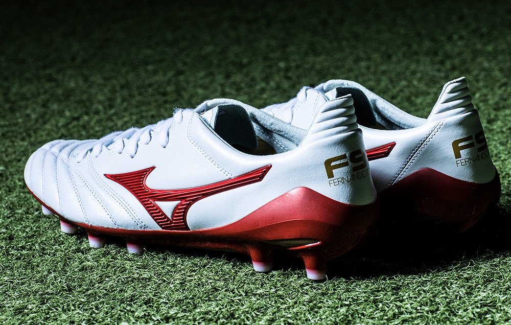 ミズノ モレリアネオ2 F9T 正式公開 フェルナンド・トーレス初の