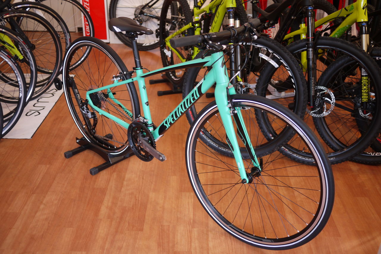 SPECIALIZEDのレディースクロスバイクVITA ELITEの人気カラー入荷しま