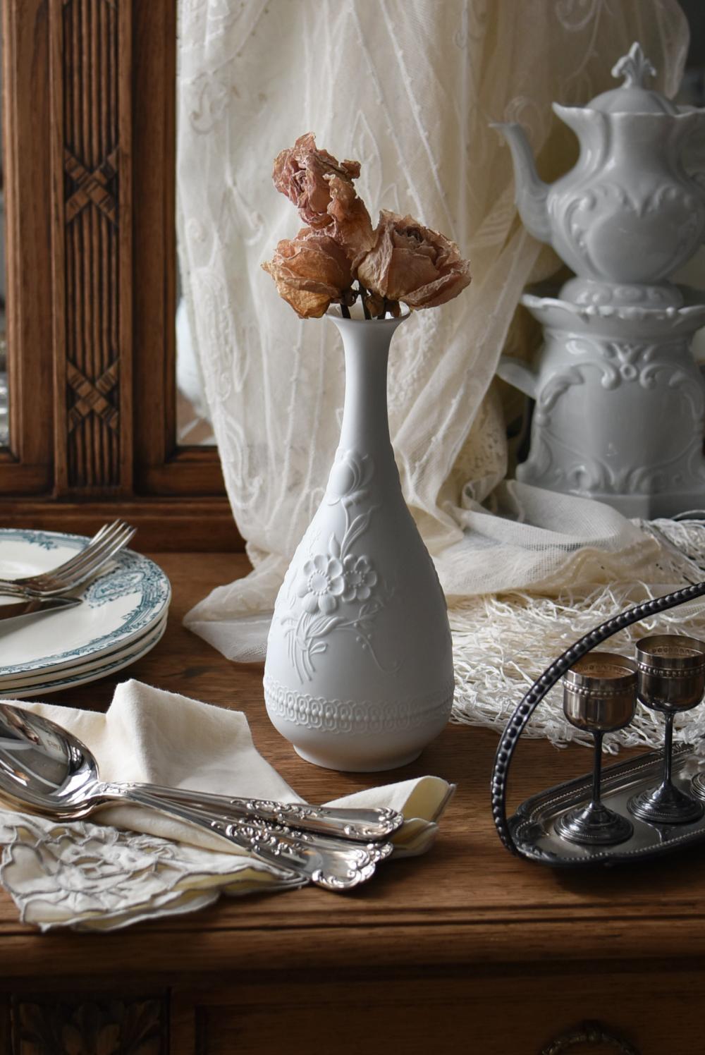 フラワーベース.White ドイツヴィンテージ雑貨 KAISER 白磁器 花器