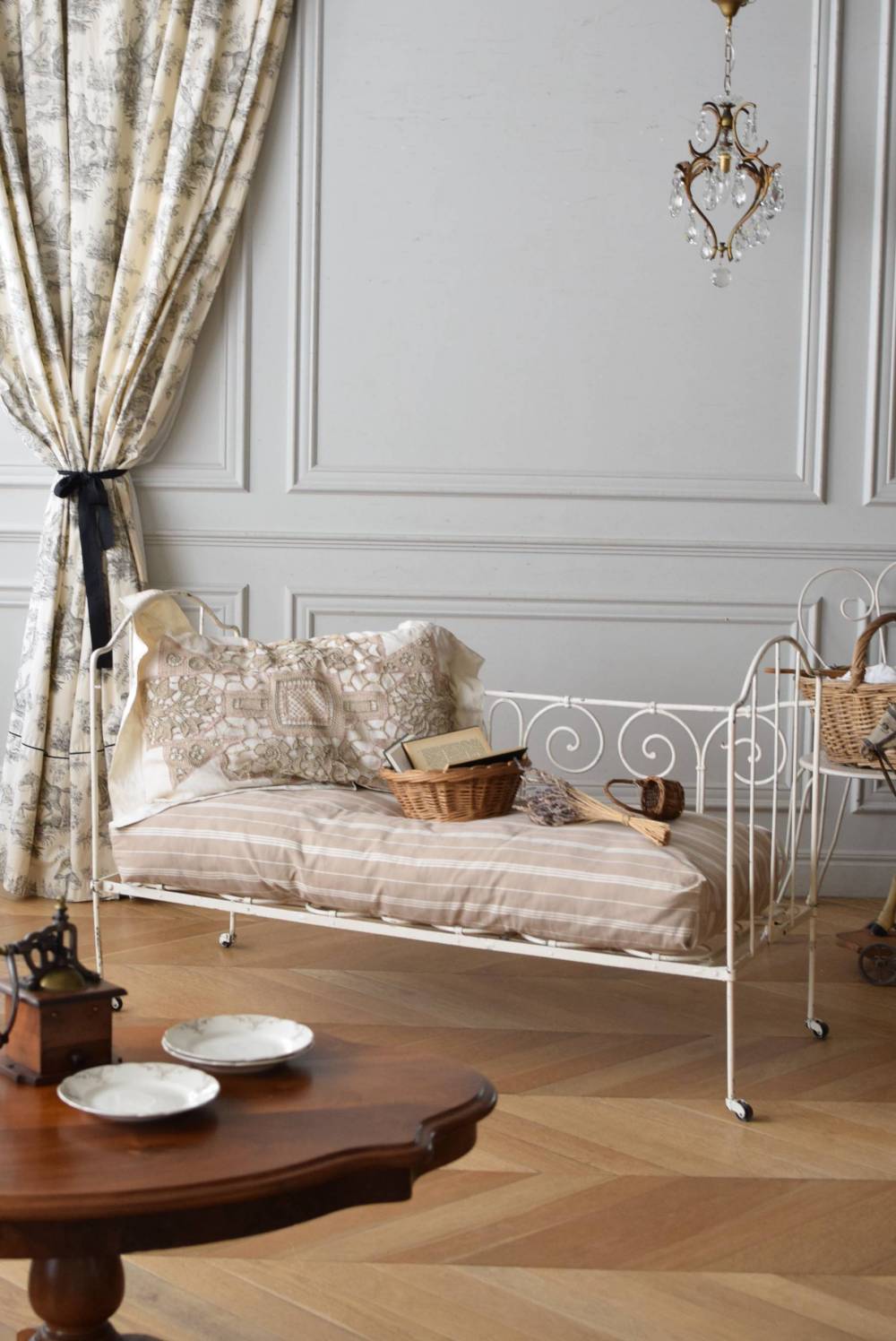 natural】フランスアンティーク店購入。 デイベット、ベット、ソファ