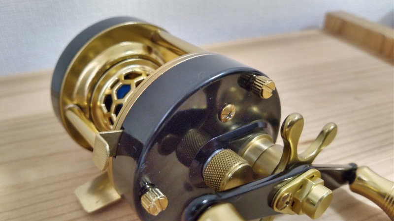 インプレ】MingYang W300R ベイトリール【中華製アンバサダー?の右