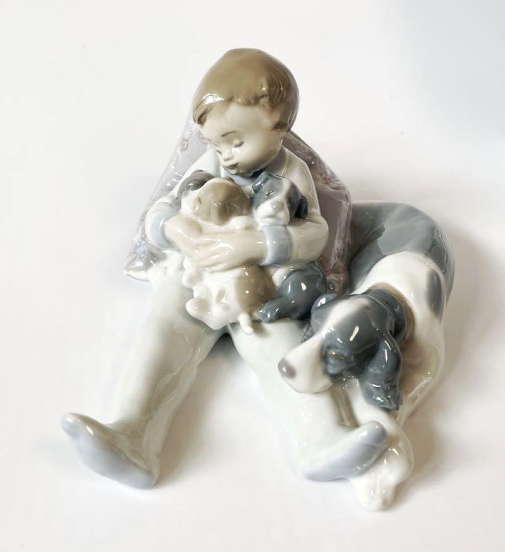 Amazon.co.jp: 絶版品 リヤドロ LLADRO 1535 みんな、おねんねBOX付