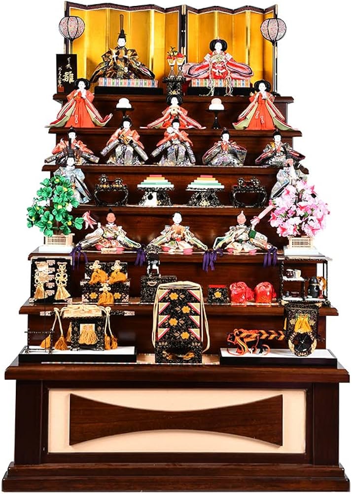 Amazon.co.jp: 【雛人形 十五人飾】【雛人形】【七段飾】鎌倉雛 木製段