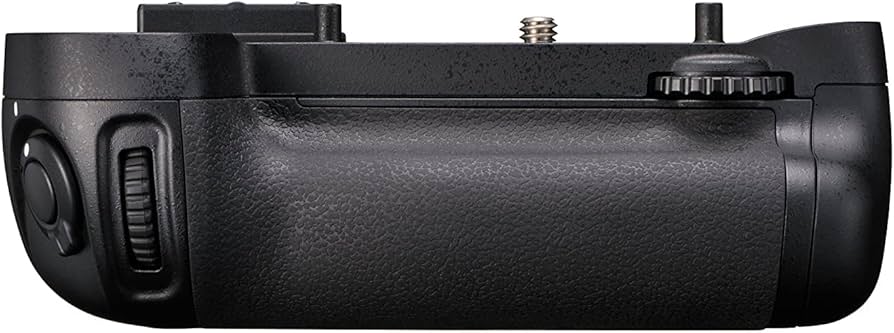 Amazon | Nikon マルチパワーバッテリーパック MB-D15 | カメラ用