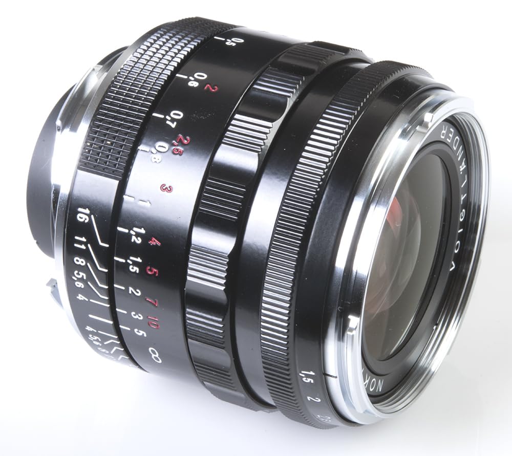 Amazon.com : Voigtländer Voigtlander VM 28mm f/1.5 Nokton Asph