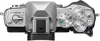Amazon | OM SYSTEM OLYMPUS OM-D E-M10 Mark III カメラ本体(シルバー