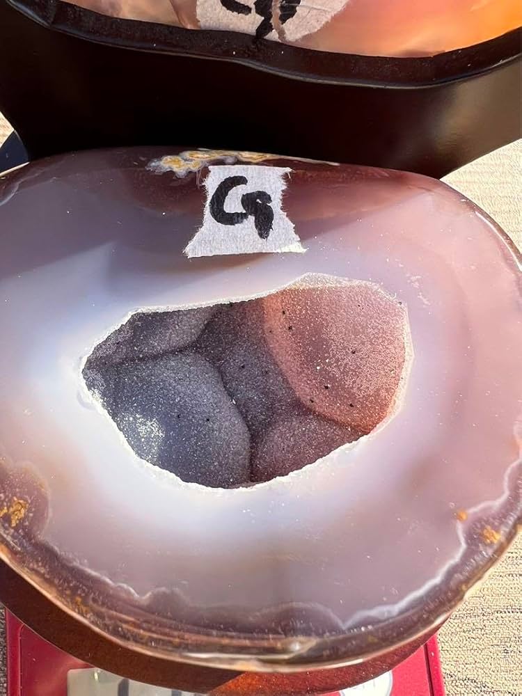 Amazon.co.jp: C9トレジャーメノウ 台付き 瑪瑙 風水 聚宝盆アゲート