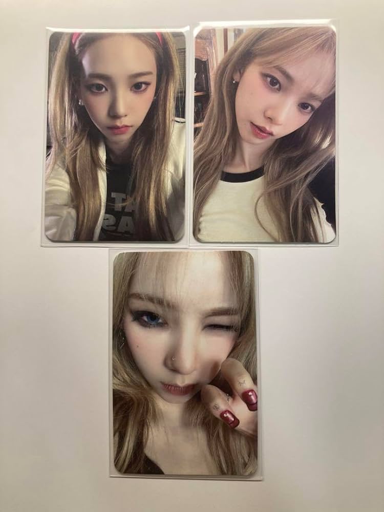 Amazon.co.jp: aespa カリナ トレカ MY WORLD セット : おもちゃ