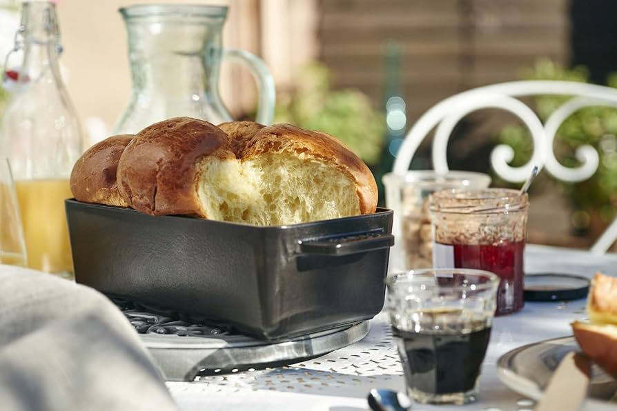 Amazon｜staub ストウブ 「 ケーキ&ブレッドパン(蓋なし) ブラック