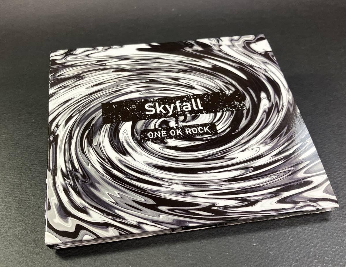 Amazon.co.jp: ONE OK ROCK CD Skyfall (会場限定CD) ワンオクロック
