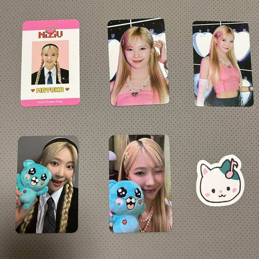 Amazon.co.jp: NiziU マユカ トレカ press play : おもちゃ