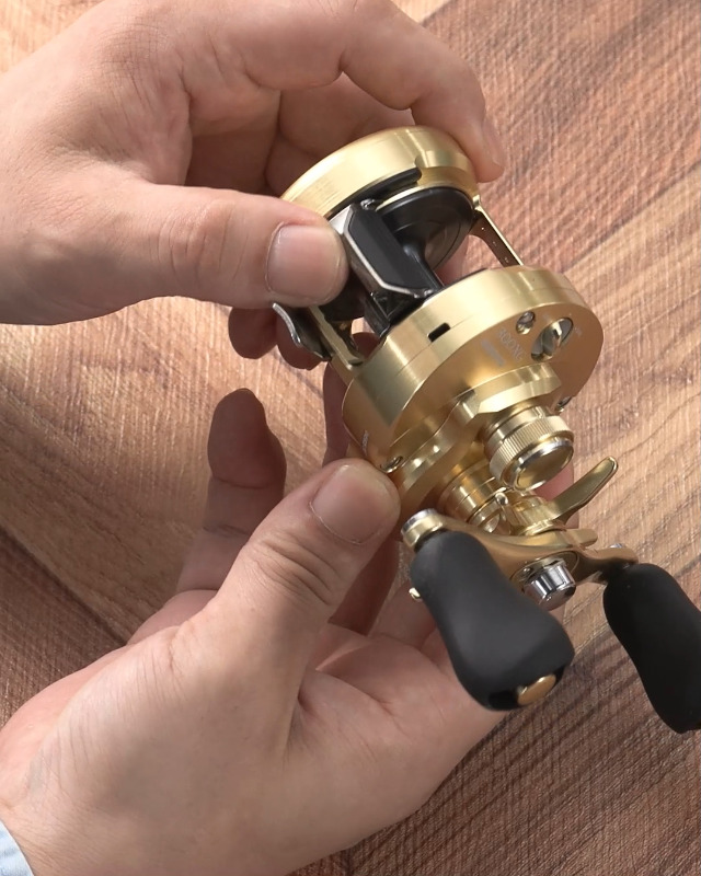 Amazon.co.jp: Shimano Bait Reel 23 Calcutta Conquest MD 300XG