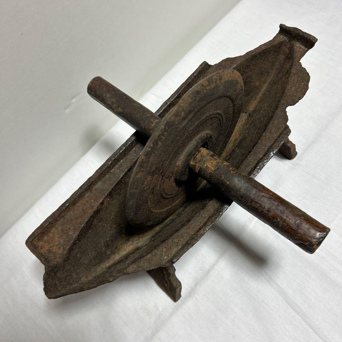 Amazon.co.jp: 薬研やげん古道具古民具鉄製薬碾薬卸漢方薬すり鉢骨董