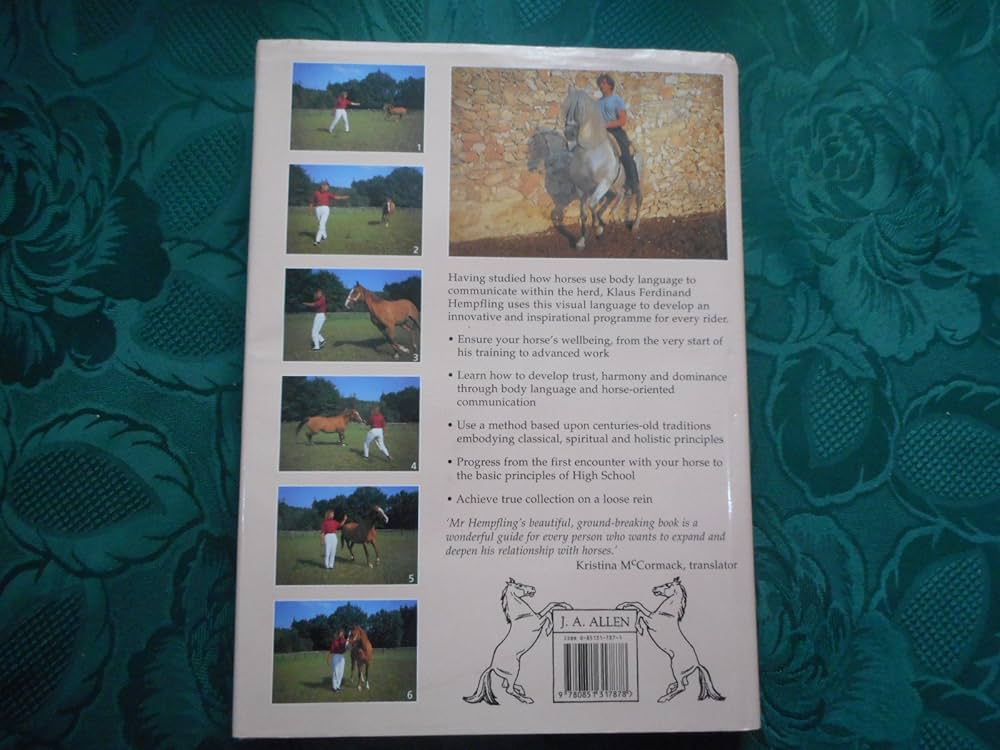 Amazon.co.jp: Dancing with Horses : Hempfling, Klaus Ferdinand: 洋書