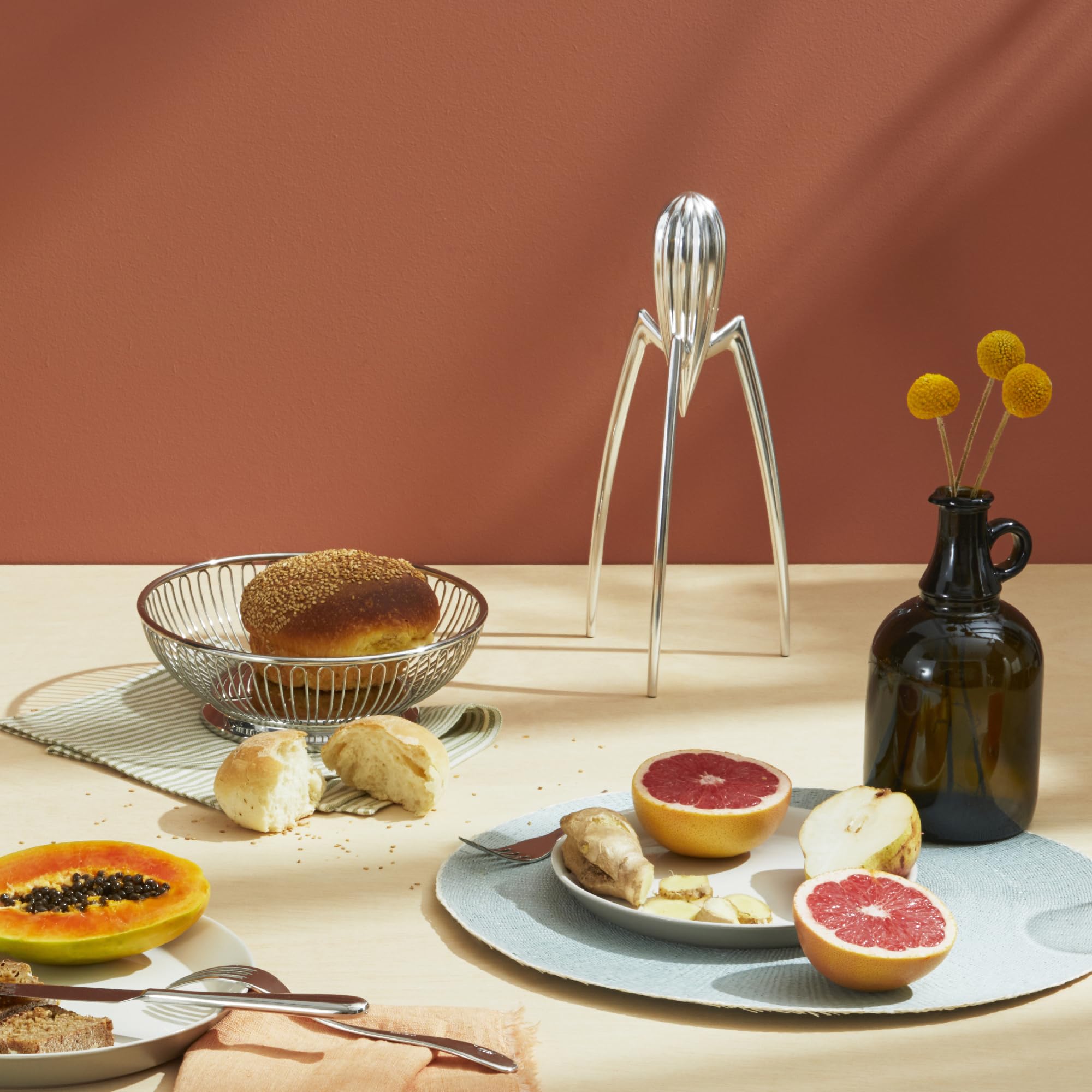 Amazon｜ALESSI (アレッシィ) レモンスクイザー｜ジューサー・しぼり器