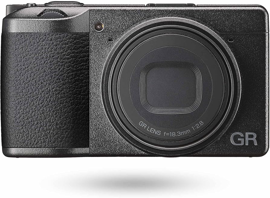 Amazon | RICOH GR III デジタルカメラ 【APS-Cサイズ大型CMOSセンサー