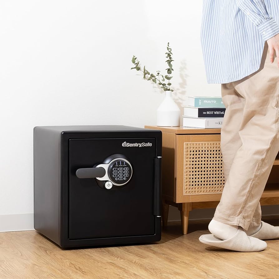 Amazon｜SENTRY (セントリー) 金庫 家庭用 UL規格 2時間 耐火 耐水