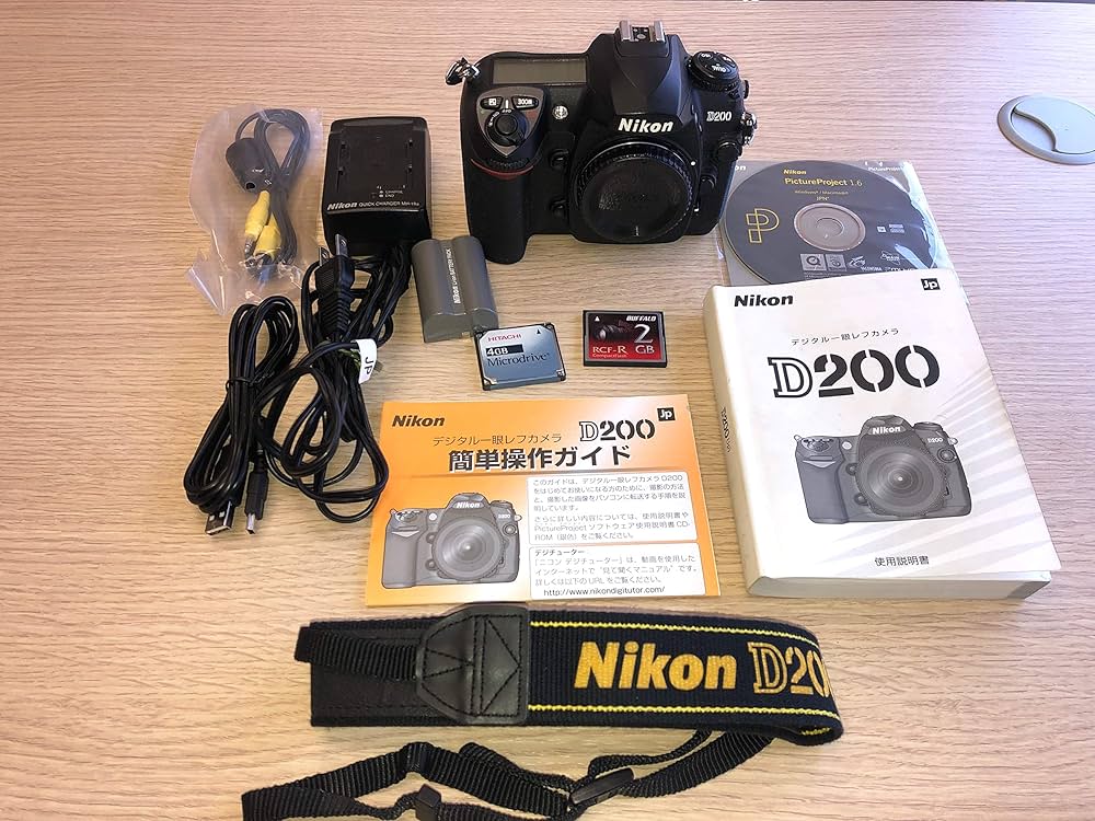 Amazon | Nikon デジタル一眼レフカメラ D200 ボディ本体 | デジタル