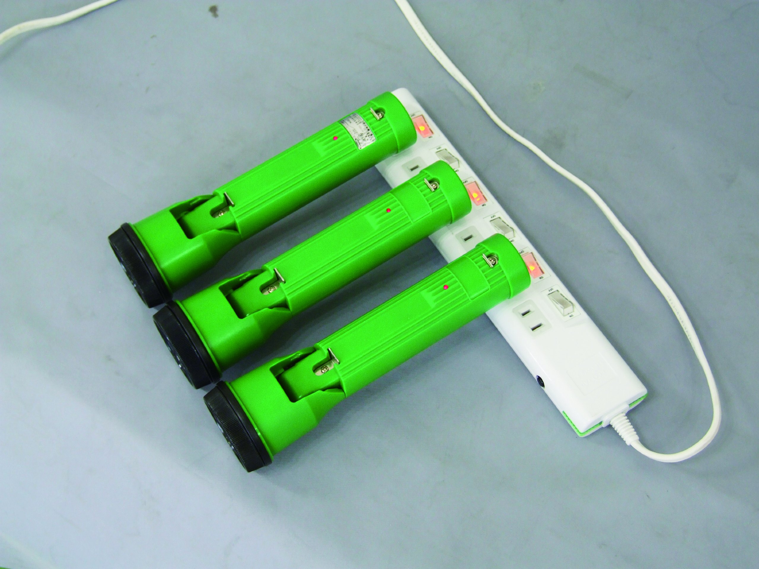 Amazon | 日動工業 PIL-3W-100V LEDプラグインライト 3W 12135 | 作業