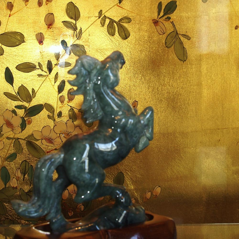 Amazon | theory xyz 翡翠 馬 置物 飾彫り台座付 (セオリーエックス