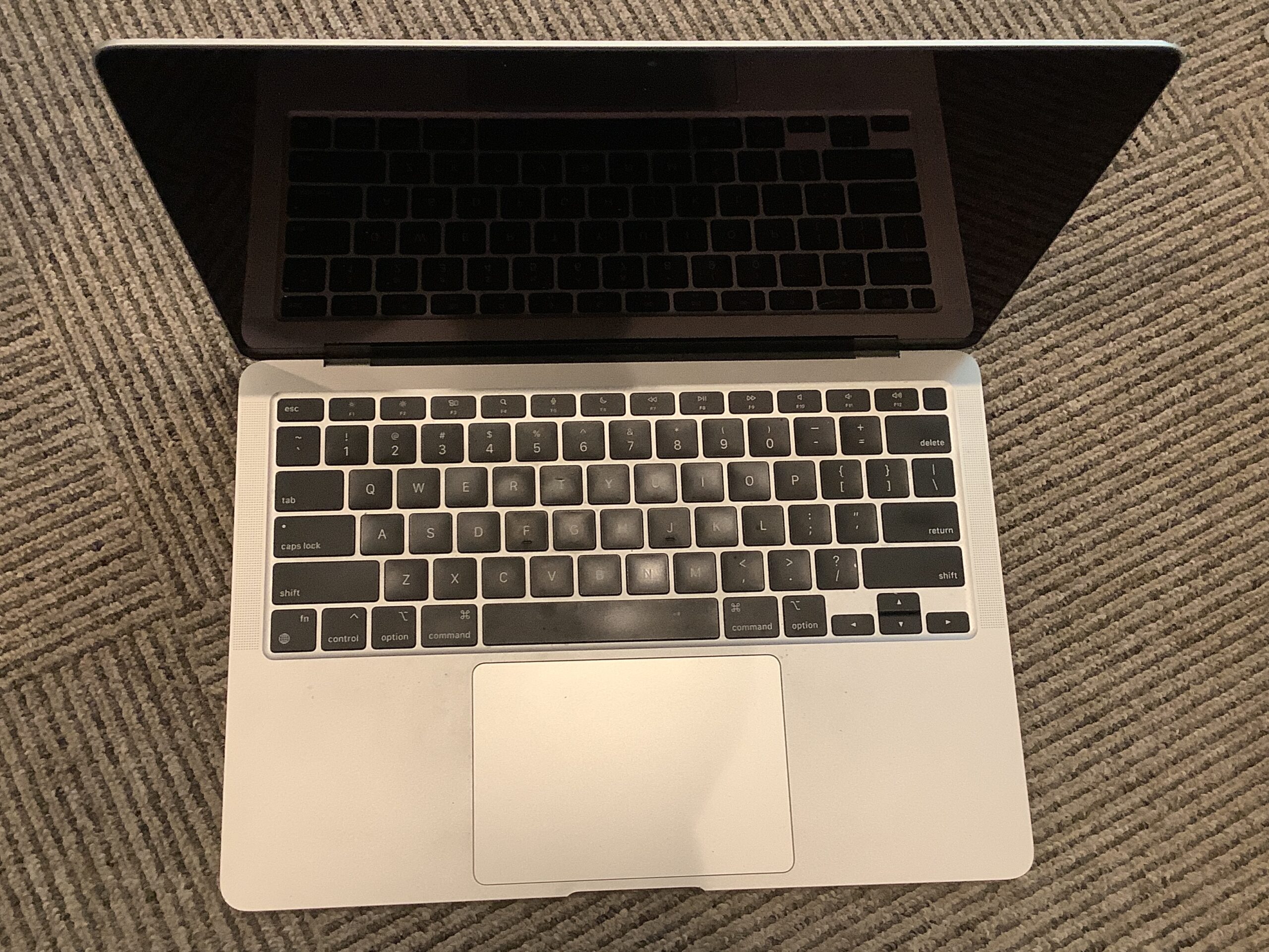 MacBook Air 13 画面表示不良 液晶故障 ジャンクパソコン | Mac 買取