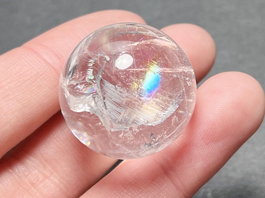 レインボークォーツ26mm丸玉/Iris Quartz