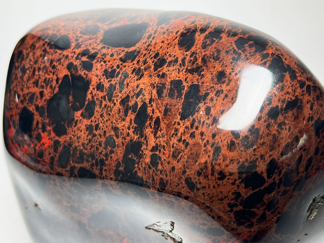 紅十勝石 ポリッシュ (木製台座付き)