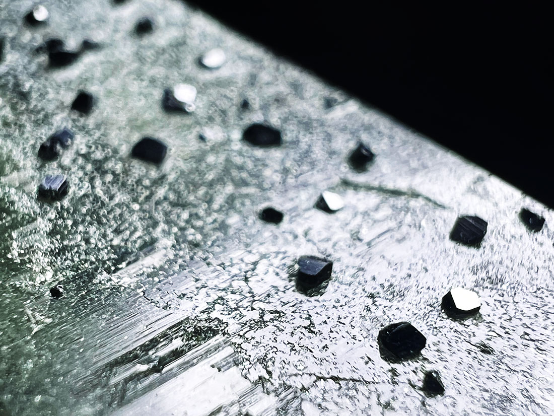 高品質】マニハール産 ヒマラヤ水晶/アナテース共生