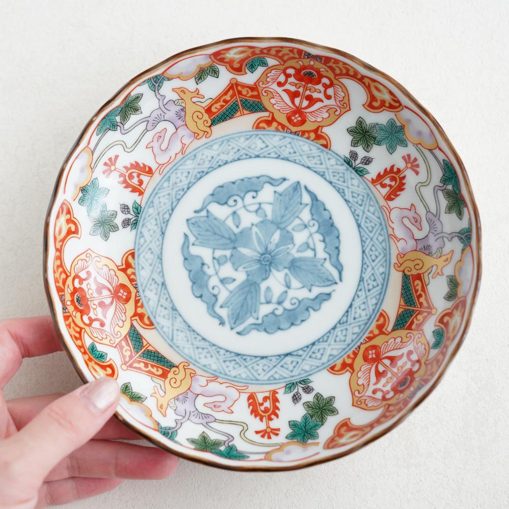 鹿絵祥瑞赤 中皿 ｜ 四季折々のおしゃれな和食器通販サイト FOURGRACE