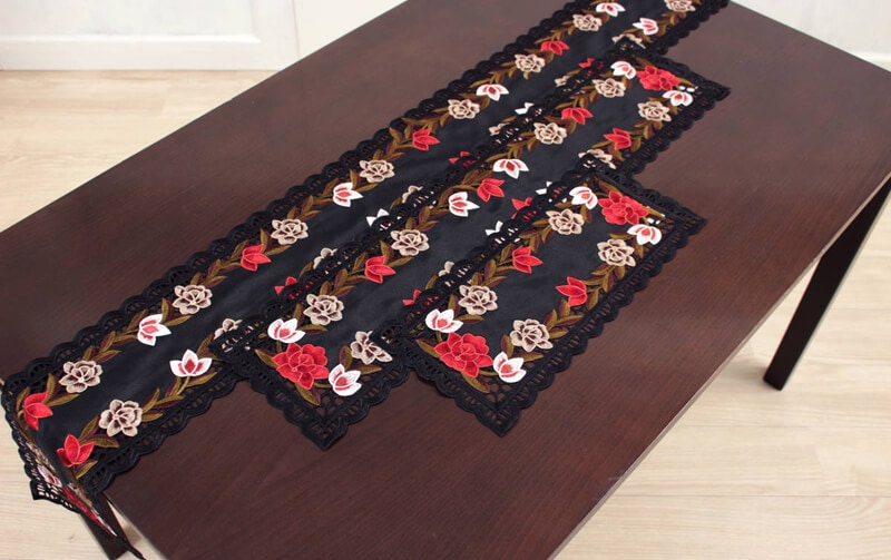 高密度カラー刺繍 テーブルセンター 約20×40cm [ardente]｜インテリア