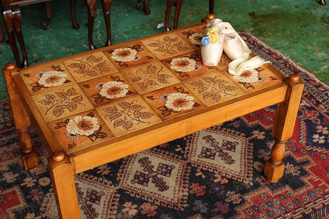 イギリスアンティーク家具 タイルトップ/コーヒーテーブル センター