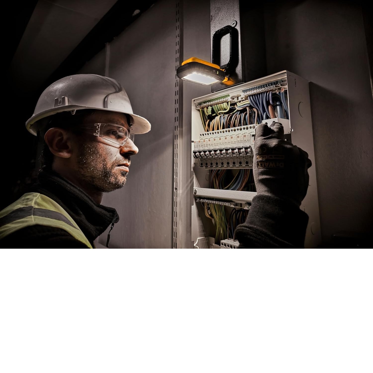 DEWALT(デウォルト) USB-C LEDタスクライト DCL182-XJ | メーカー一覧