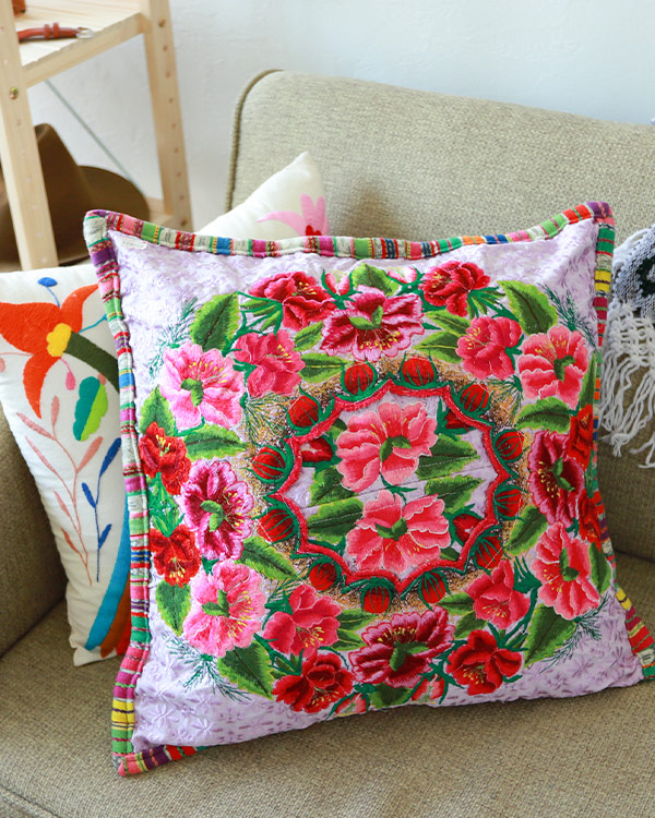 tesoro / 刺繍クッションカバー /ライトパープル｜テソロ(tesoro)公式通販