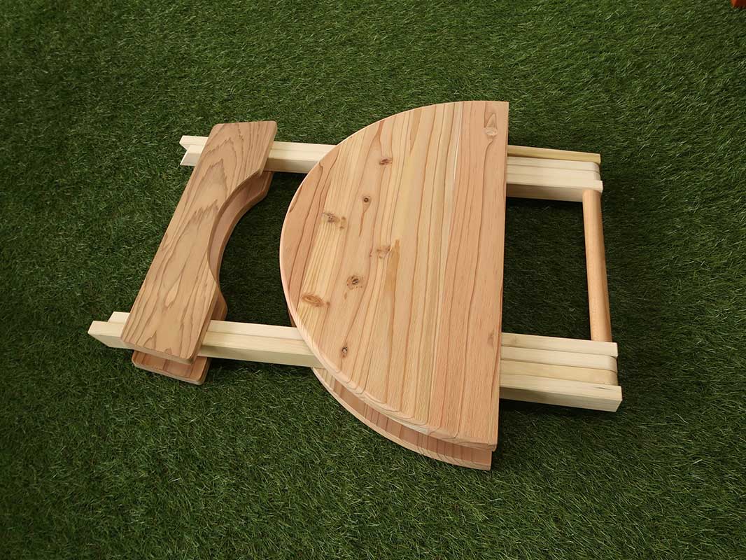 アウトドア折りたたみテーブル直径60センチ円形国産杉無垢(玄関渡し