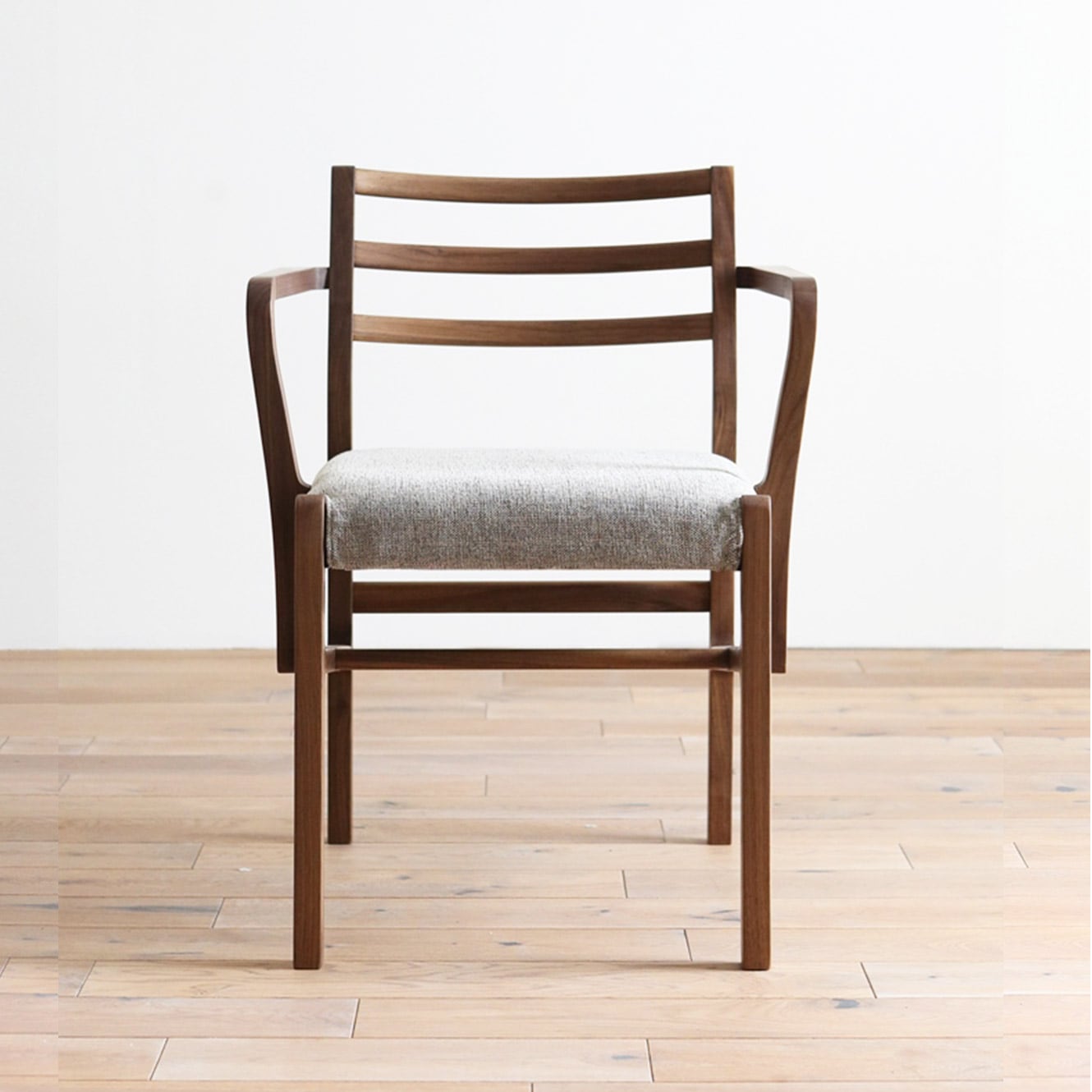 アームチェア Y HOPE ｜source公式オンラインショップ