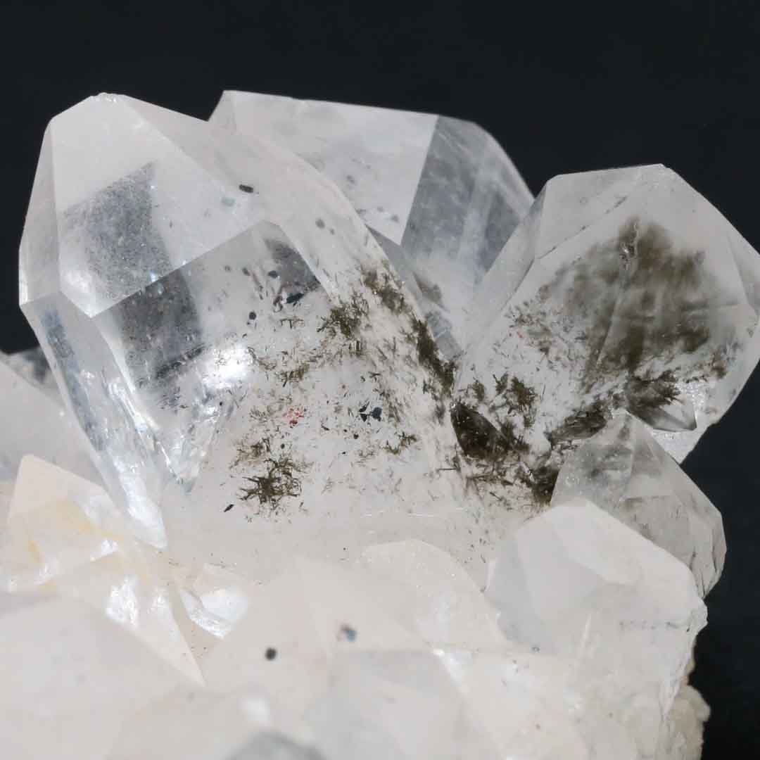 内包物の考察回です。マニハール産ヒマラヤ水晶クラスター - 石の音ブログ