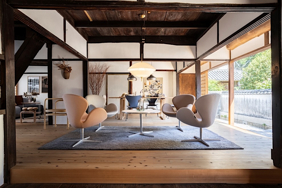 FRITZ HANSEN EXHIBITION in HONJIMA 2025」瀬戸内海・本島にて10/3