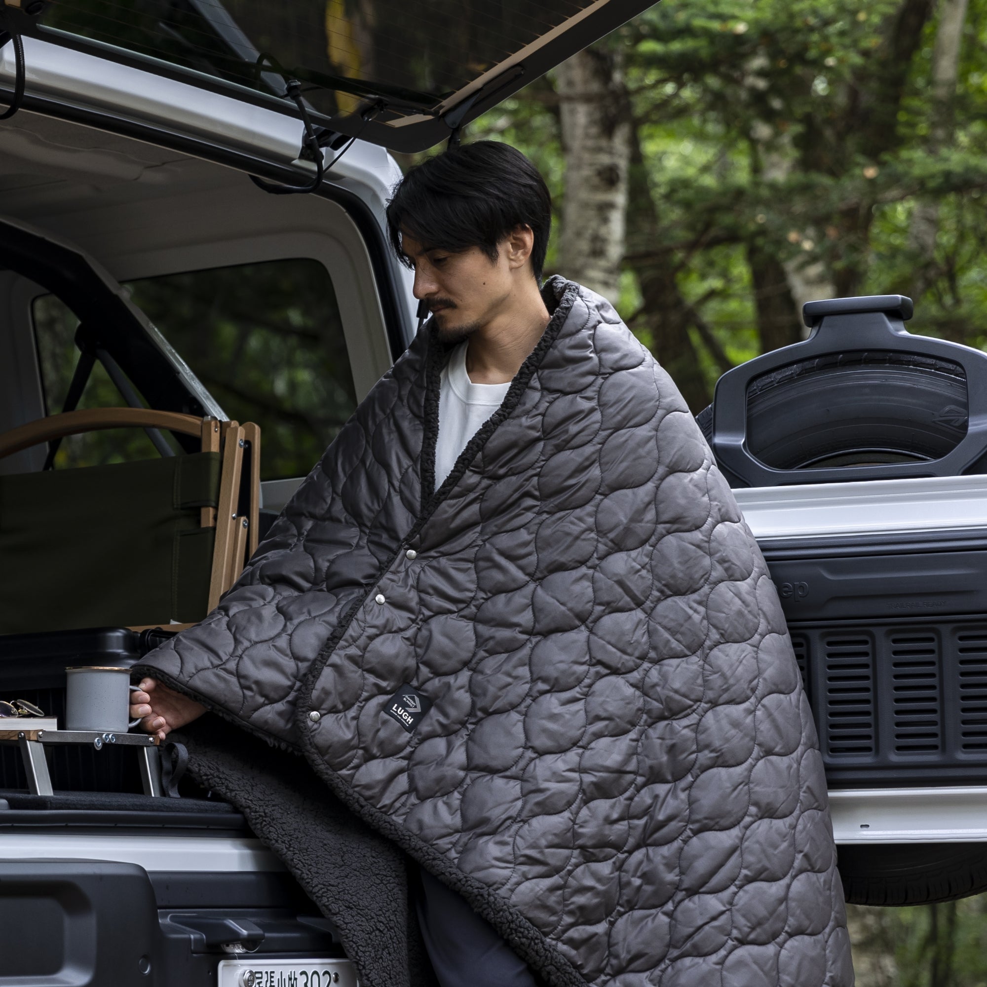 black_l_2_5e317b83-11ee-4a44-