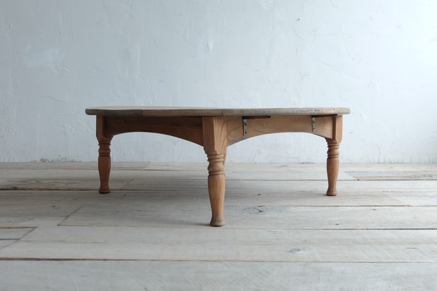 アンティークのろくろ脚の丸いローテーブルの通販 | ライフスタイル