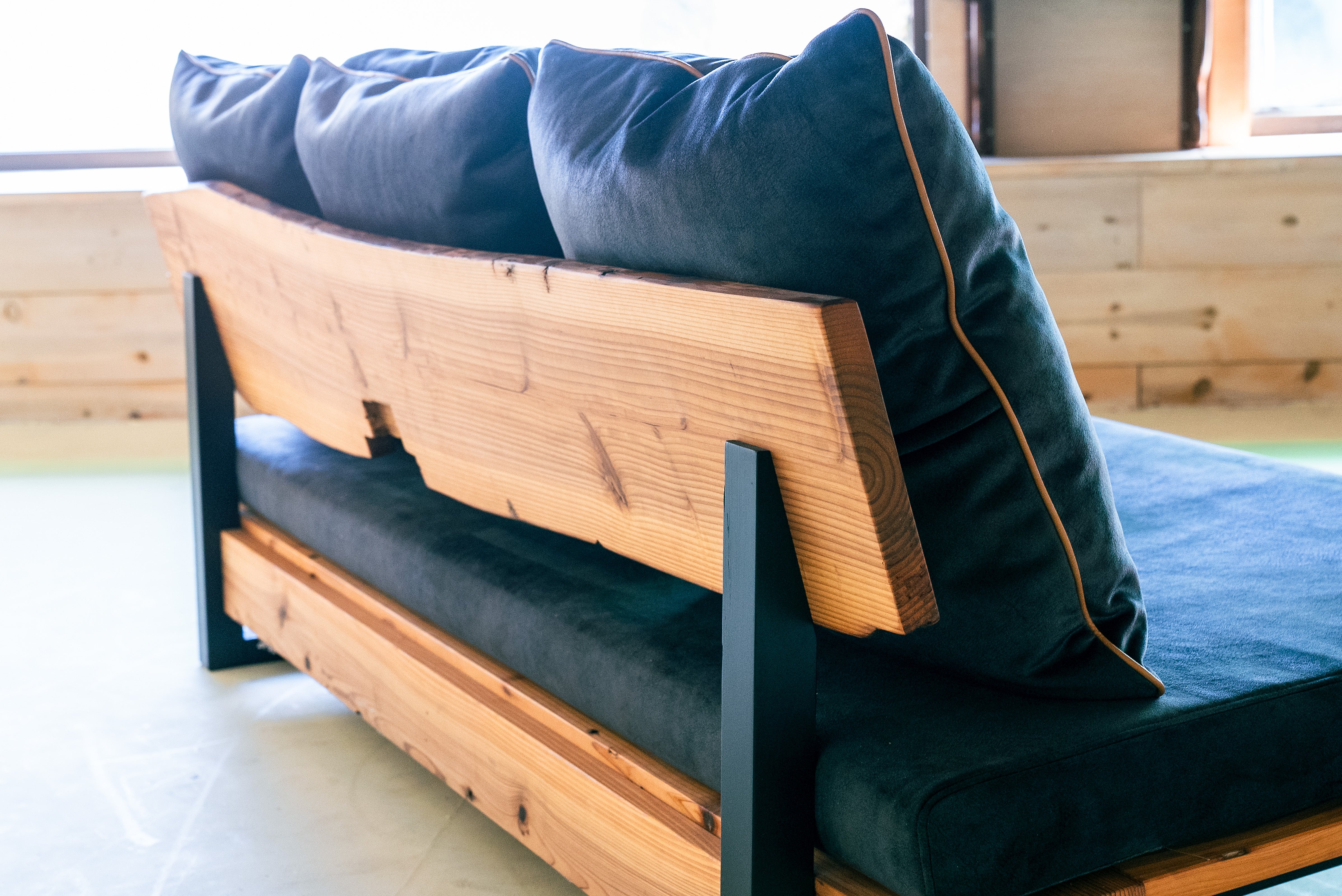 Tanaka Sofa - MASH-ROOM