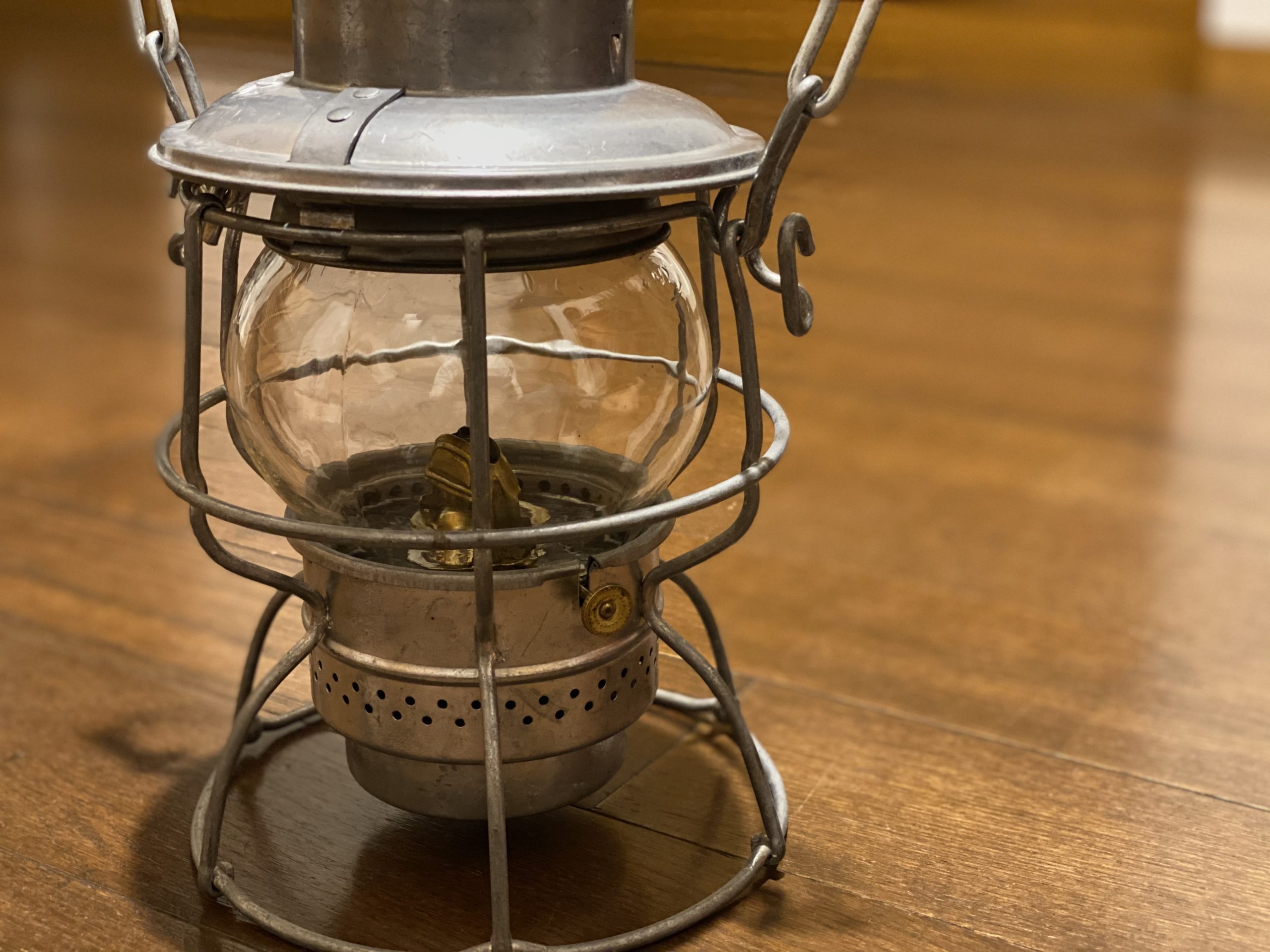 レイルロードランタン ADLAKE KERO(アドレイクケロ)の魅力とは