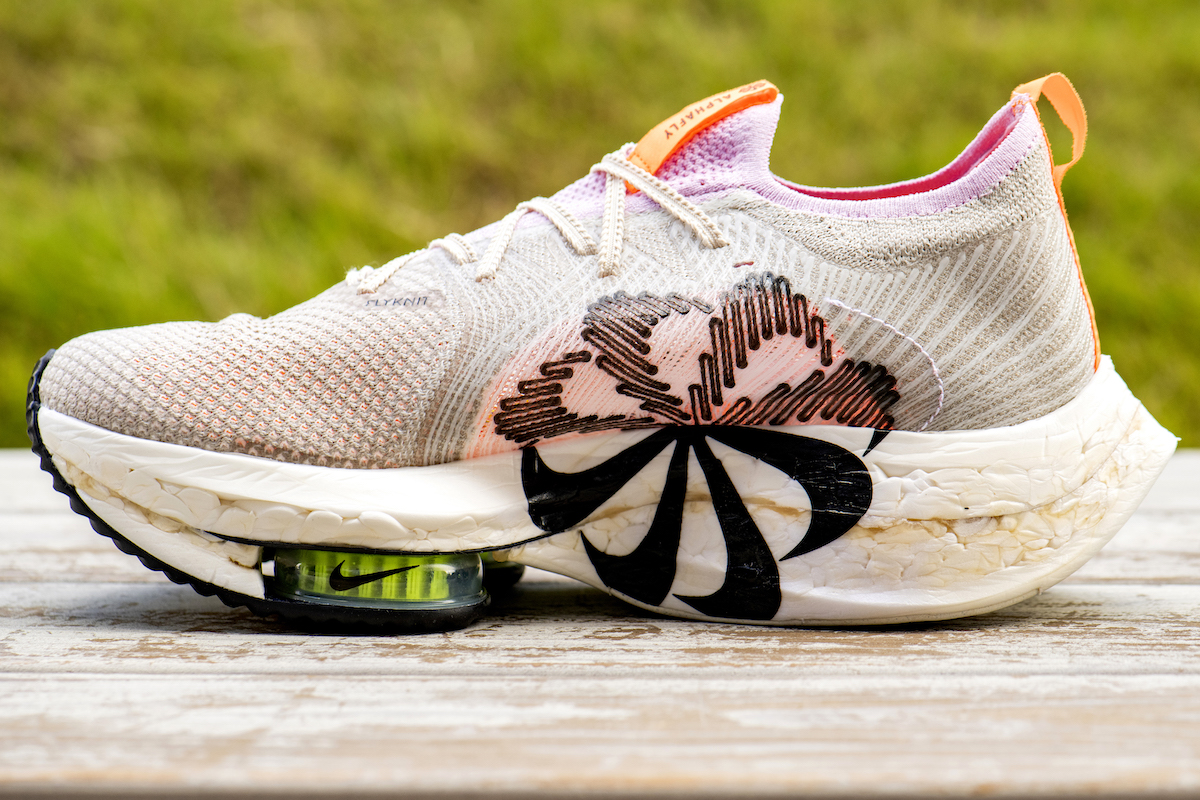 1 ここでも時代の先を走る NIKE ZOOM ALPHAFLY NEXT NATURE | mark