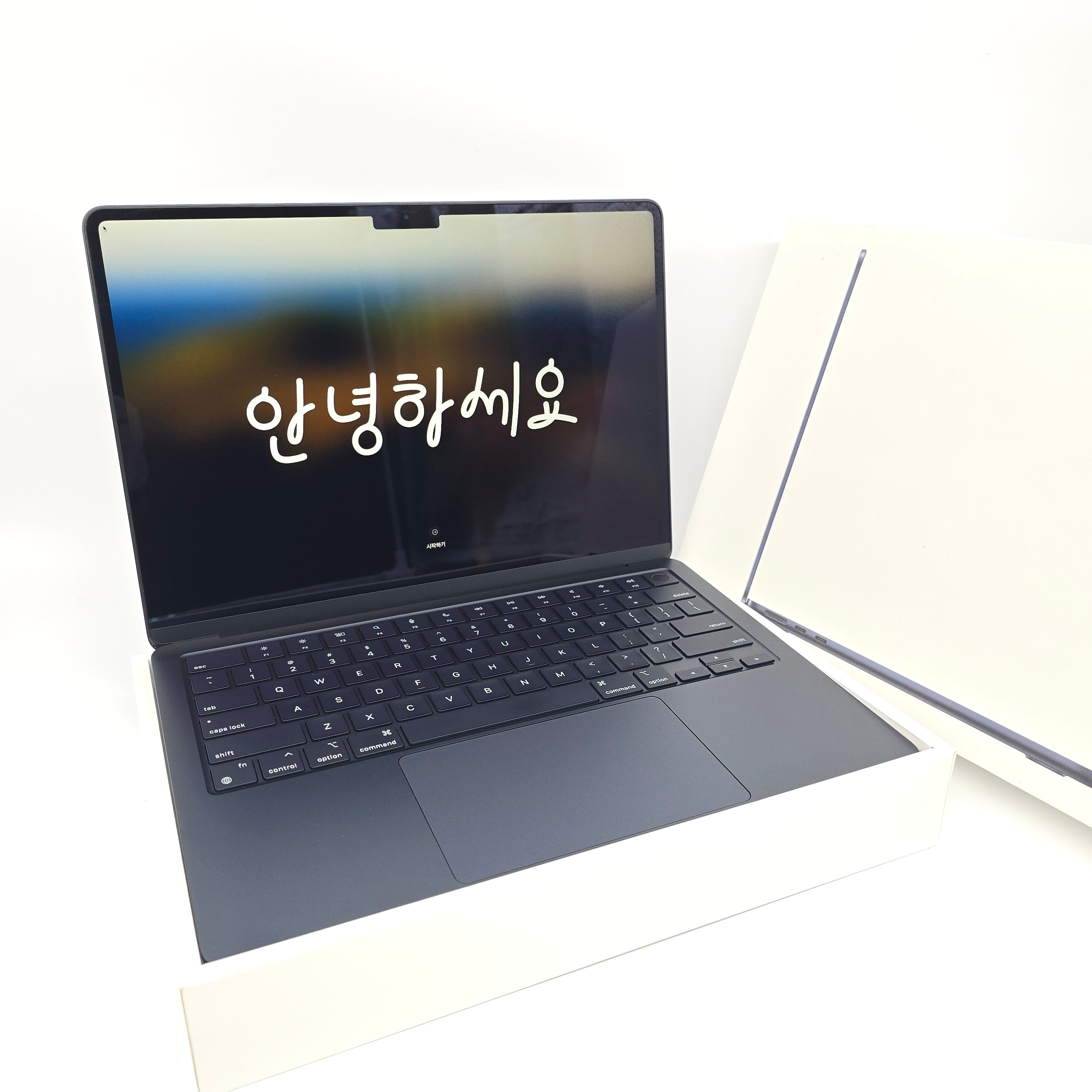 apple-macbook-air-m2-8gb-