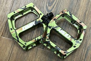 こんなんいかがでしょ？ DMR スペシャル・エディション ペダル | 1989