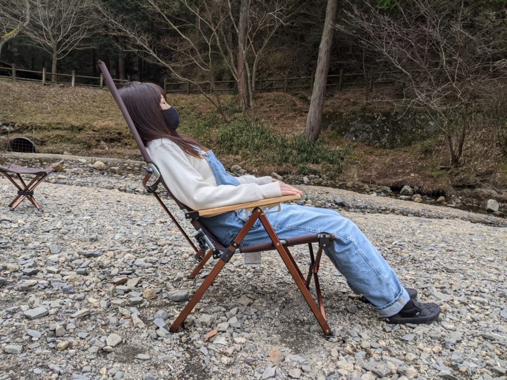 キャンプギアレビュー】デラックスレイチェアの座面高が秀逸