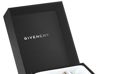 金箔を施したジバンシイの口紅「ルージュ・ジバンシイ 京都