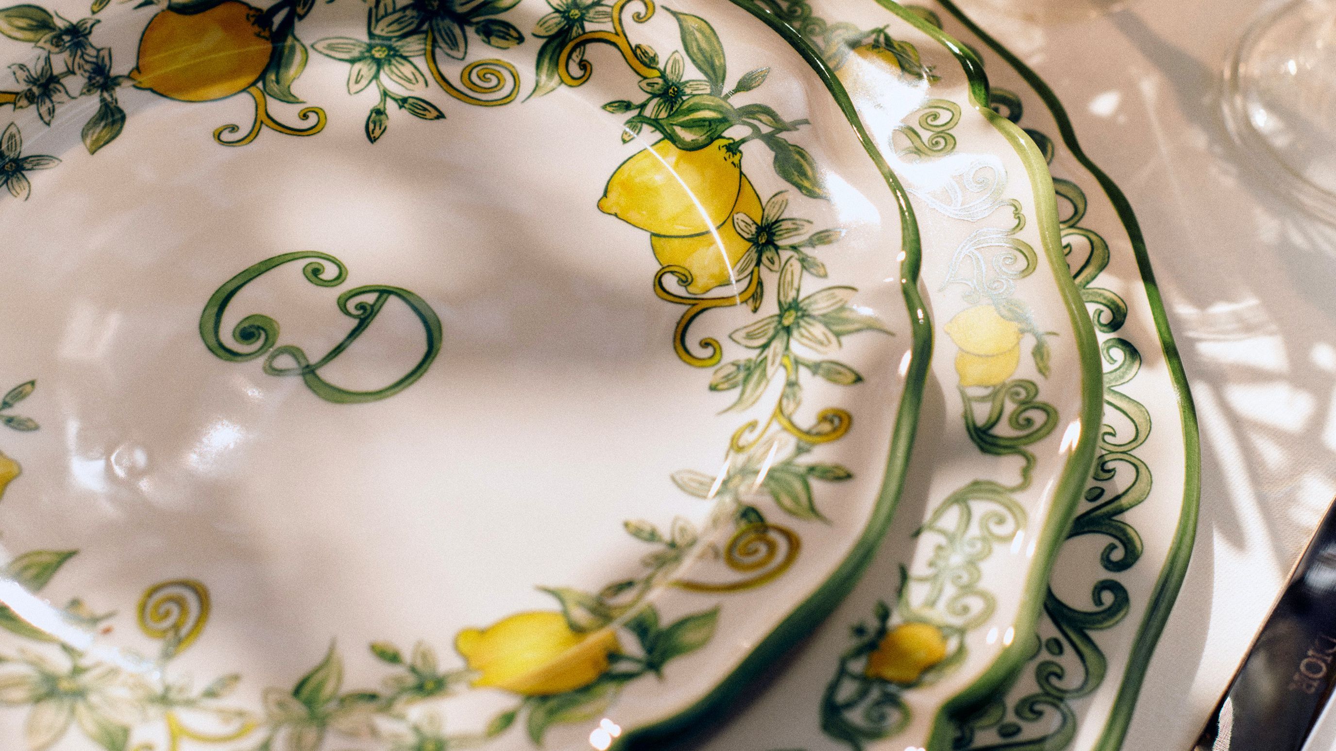 ディオール メゾンのシトラス柄テーブルウェアを初夏のギフトに